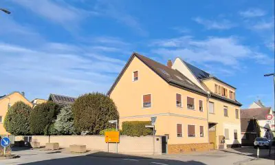 Gepflegtes, großes eventuell Mehrgenerationenhaus